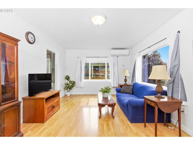 2326 Evergreen Ave, Salem, OR 97301