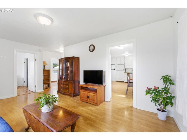 2326 Evergreen Ave, Salem, OR 97301