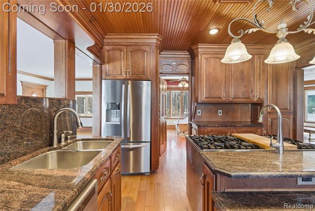 1684 W Leonard Road, Leonard, MI 48367