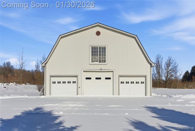 1684 W Leonard Road, Leonard, MI 48367