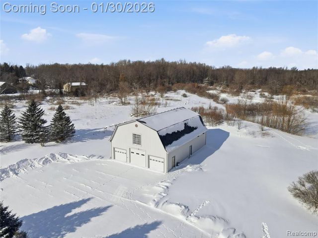 1684 W Leonard Road, Leonard, MI 48367