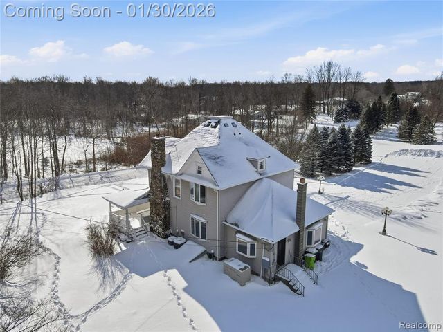 1684 W Leonard Road, Leonard, MI 48367