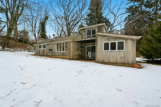 54 Cove Road, Huntington, NY 11743