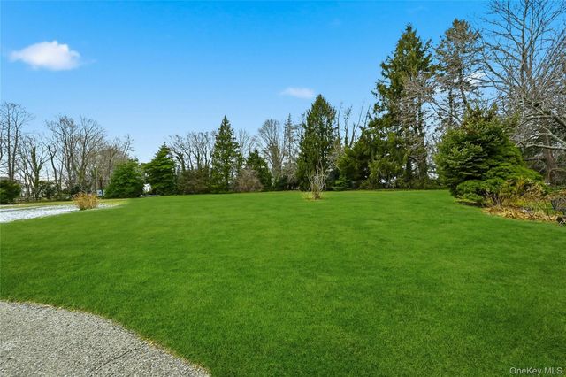 54 Cove Road, Huntington, NY 11743