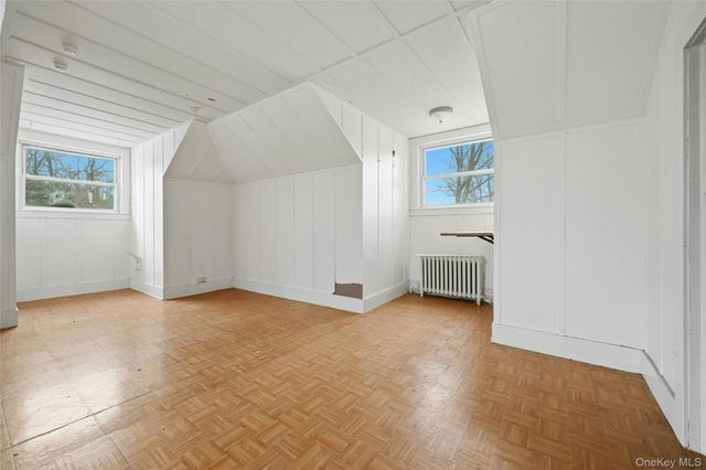 54 Cove Road, Huntington, NY 11743