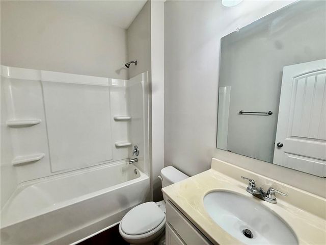 5190 Amberland Square, Atlanta, GA 30349