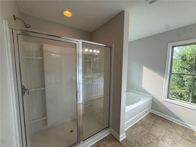 5190 Amberland Square, Atlanta, GA 30349
