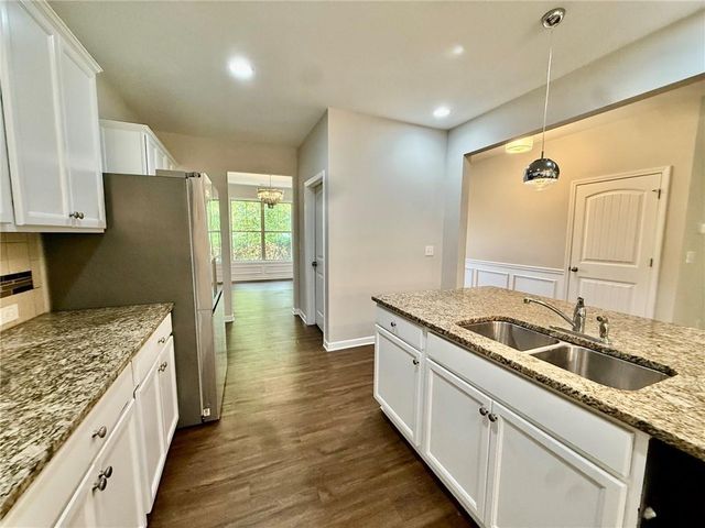 5190 Amberland Square, Atlanta, GA 30349