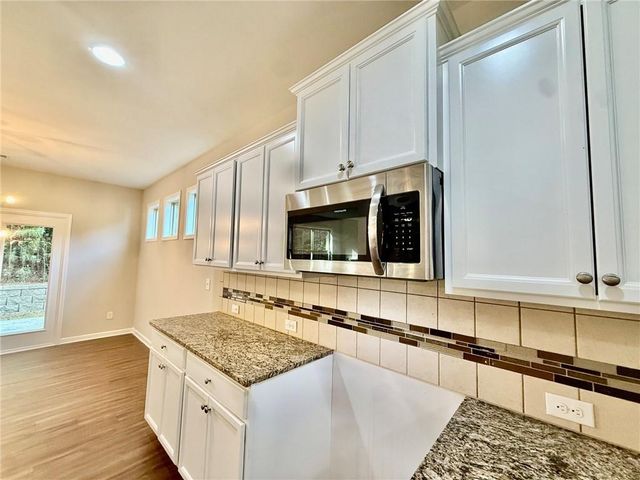 5190 Amberland Square, Atlanta, GA 30349
