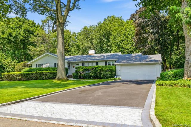5 Libby Drive, Glen Cove, NY 11542