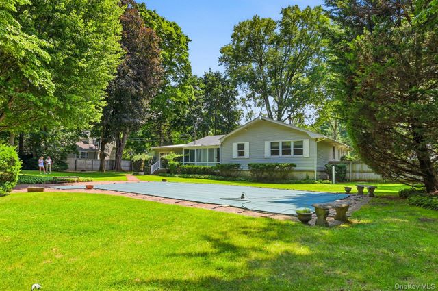 5 Libby Drive, Glen Cove, NY 11542
