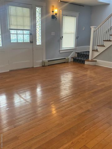 15 Maple Grove Street, Great Neck, NY 11023