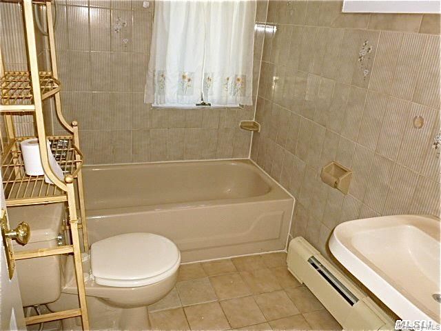 15 Maple Grove Street, Great Neck, NY 11023