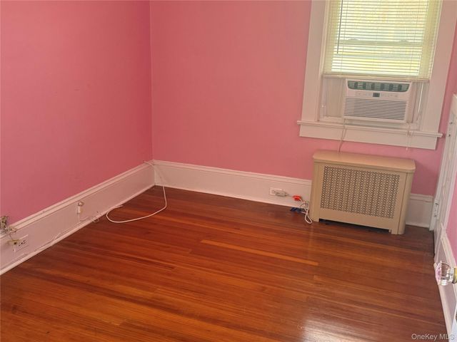 15 Maple Grove Street, Great Neck, NY 11023