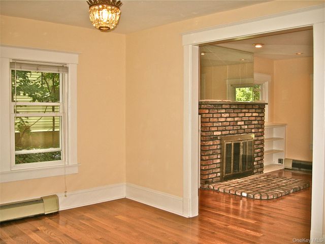 15 Maple Grove Street, Great Neck, NY 11023