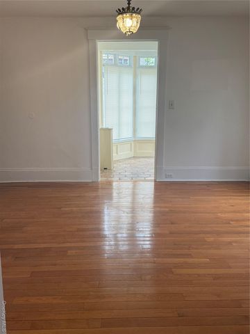 15 Maple Grove Street, Great Neck, NY 11023