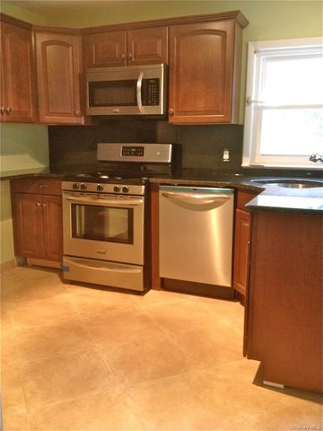 15 Maple Grove Street, Great Neck, NY 11023