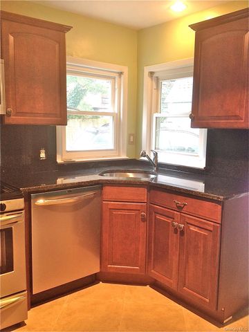 15 Maple Grove Street, Great Neck, NY 11023