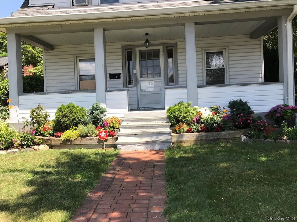 15 Maple Grove Street, Great Neck, NY 11023