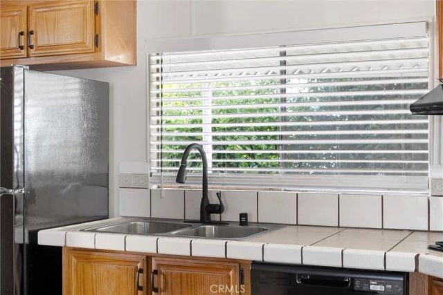 120 Cedarwood, Bakersfield, CA 93308