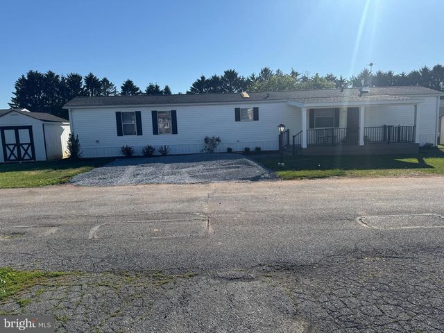 22 HINDEN HOMES TRA CT, Denver, PA 17517