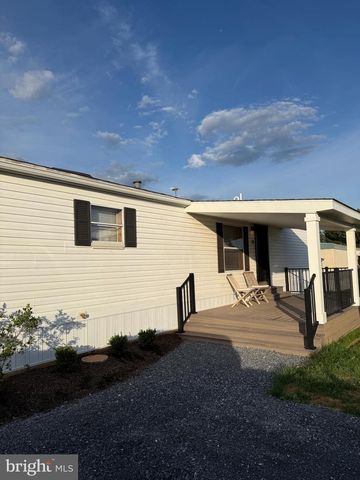 22 HINDEN HOMES TRA CT, Denver, PA 17517