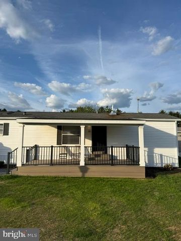 22 HINDEN HOMES TRA CT, Denver, PA 17517