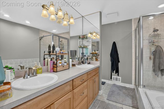 7040 McGuire Road, Tyrone Township, MI 48430