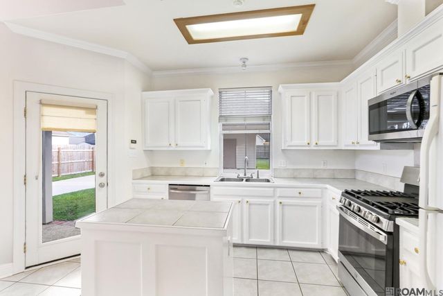10224 Springbrook Ave, Baton Rouge, LA 70810