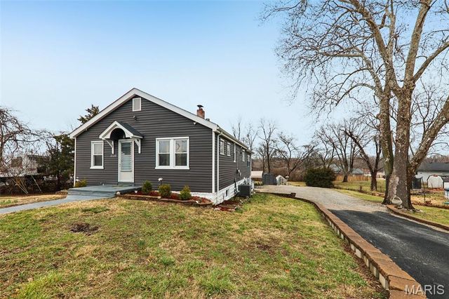 2120 Starling Airport Road, Arnold, MO 63010