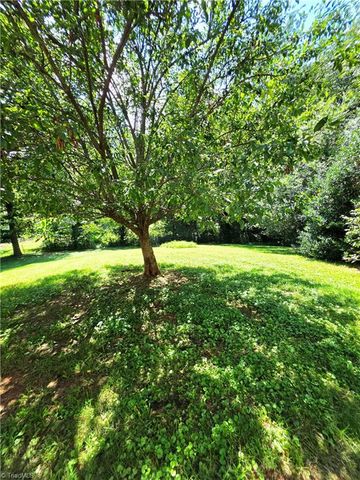 406 Laurel Mountain Road, North Wilkesboro, NC 28659