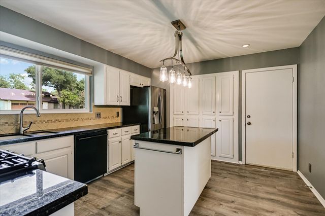 11711 Three Oaks TRL, Austin, TX 78759