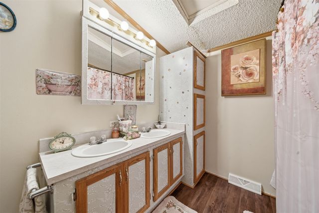 953 Savannah River Drive, Adrian, MI 49221