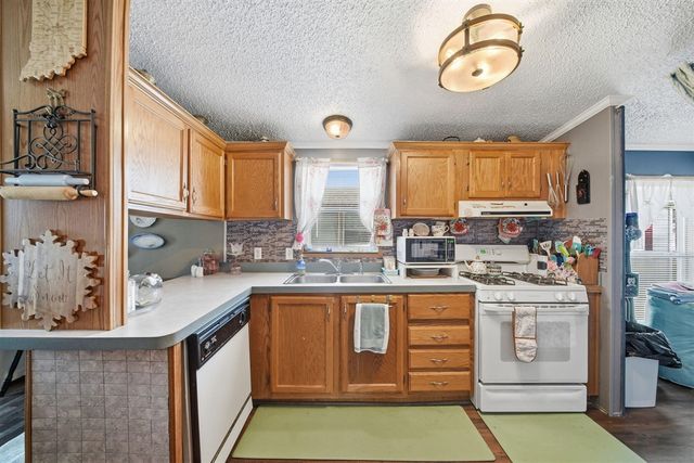 953 Savannah River Drive, Adrian, MI 49221