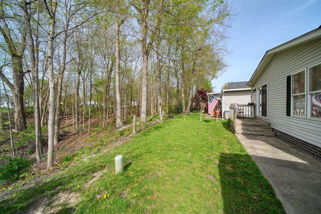 953 Savannah River Drive, Adrian, MI 49221