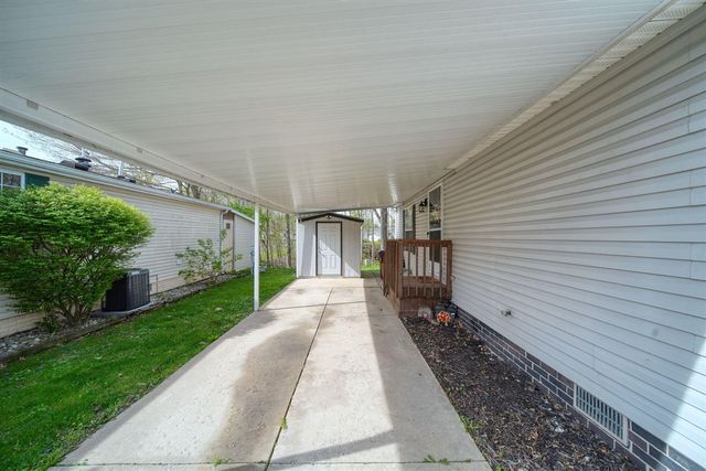 953 Savannah River Drive, Adrian, MI 49221