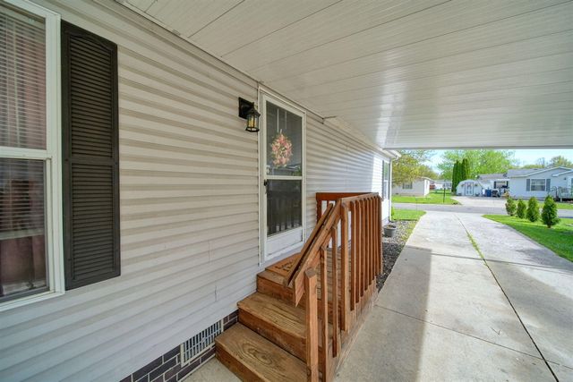 953 Savannah River Drive, Adrian, MI 49221