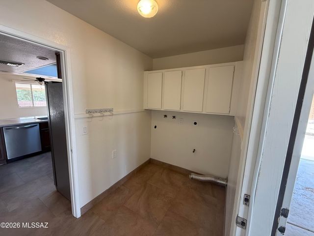 625 N Brown Avenue, Tucson, AZ 85710