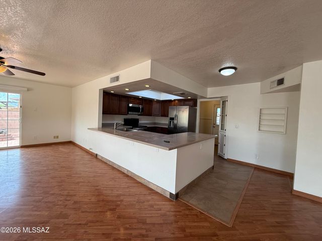 625 N Brown Avenue, Tucson, AZ 85710