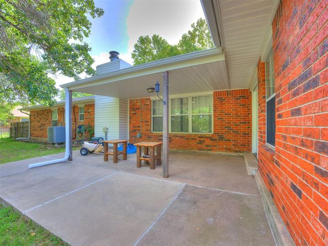 1135 Mockingbird Circle, Choctaw, OK 73020