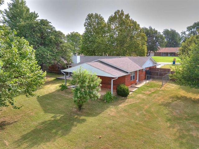 1135 Mockingbird Circle, Choctaw, OK 73020