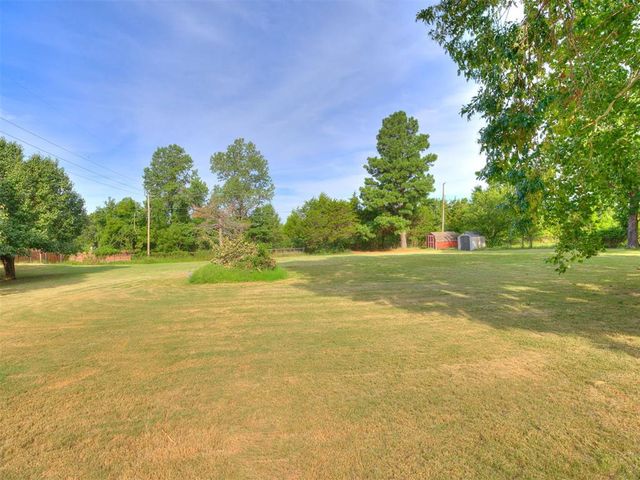 1135 Mockingbird Circle, Choctaw, OK 73020