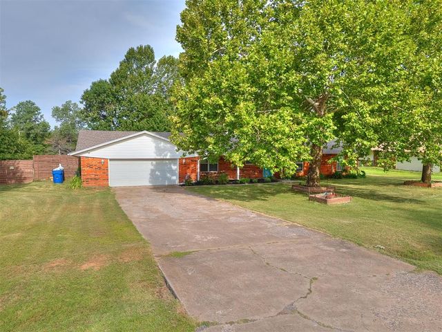 1135 Mockingbird Circle, Choctaw, OK 73020