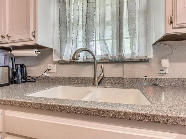 1135 Mockingbird Circle, Choctaw, OK 73020