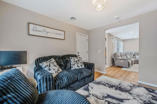 33 Loughlin Drive, Shirley, NY 11967