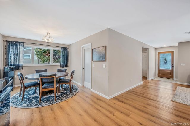 33 Loughlin Drive, Shirley, NY 11967