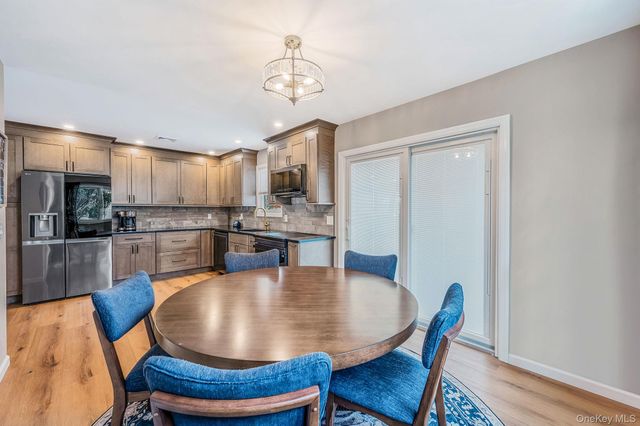 33 Loughlin Drive, Shirley, NY 11967