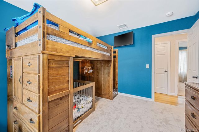 33 Loughlin Drive, Shirley, NY 11967