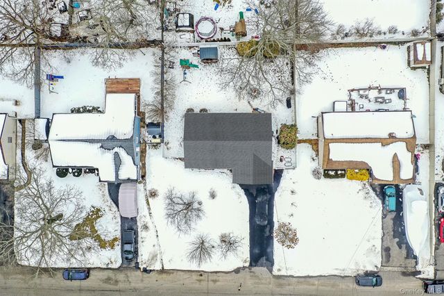 33 Loughlin Drive, Shirley, NY 11967