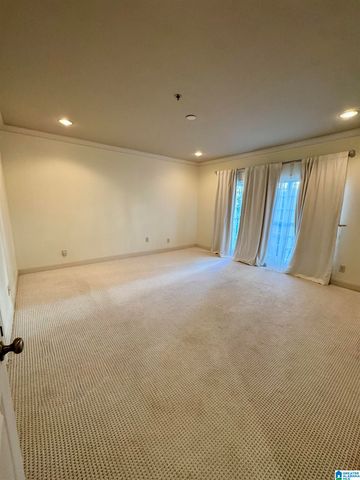3038 Massey Rd Apt 302, Vestavia Hills, AL 35216